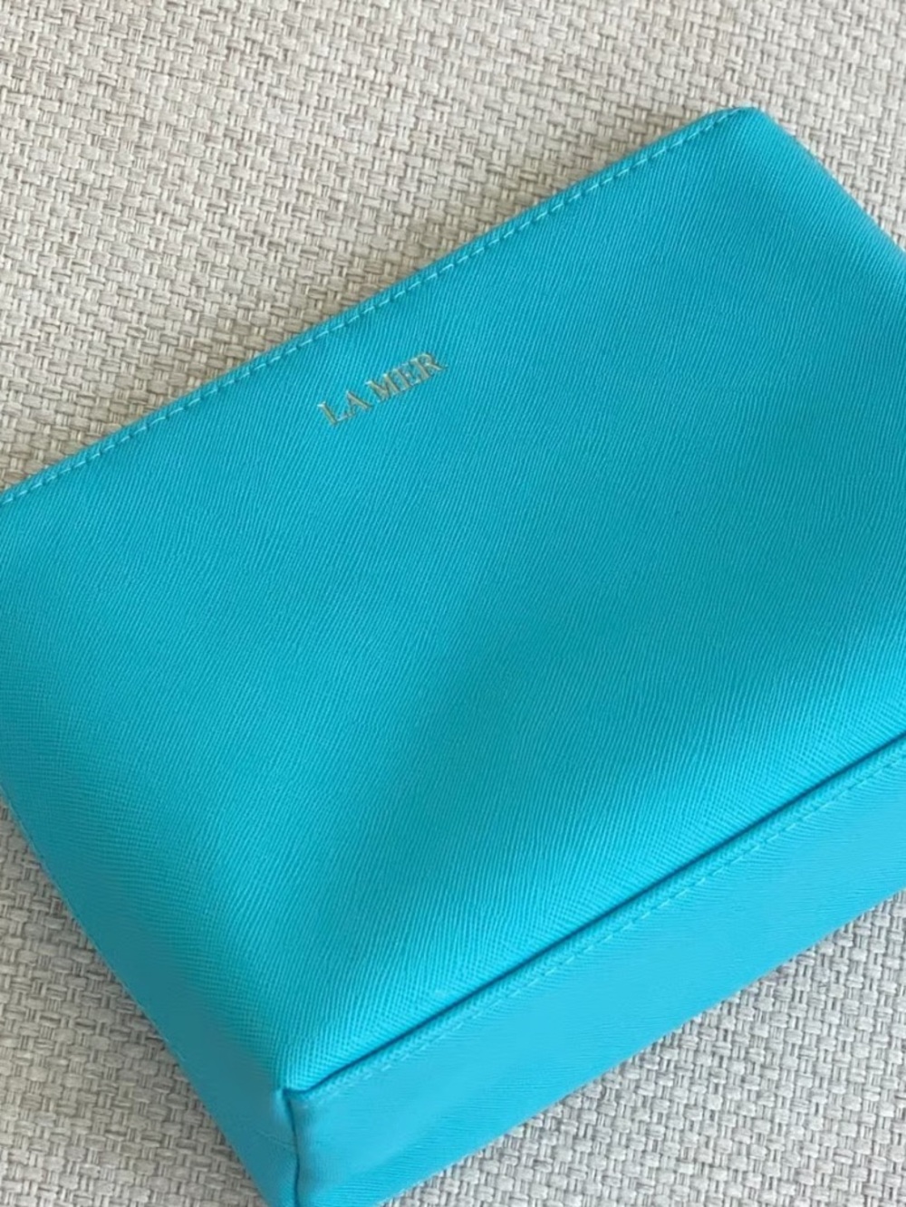 La Mer Turquoise Makeup Pouch with Gold Logo